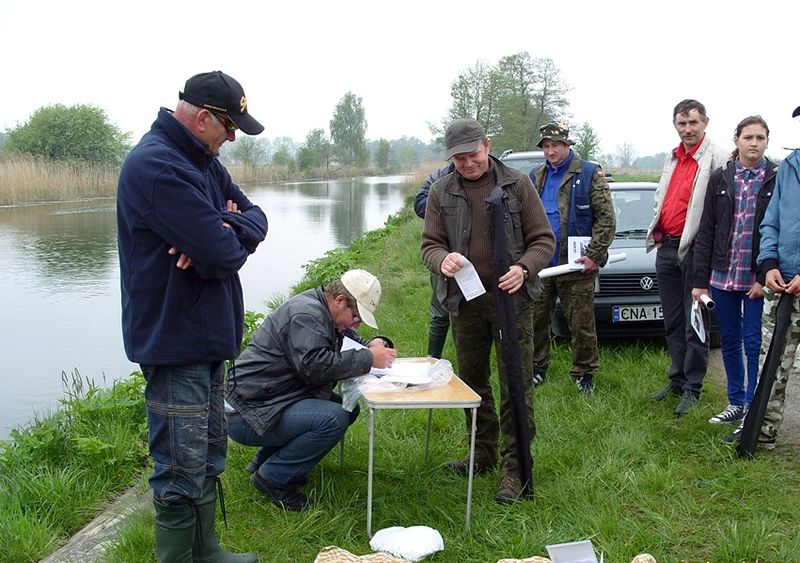 Zawody koła PZW 128 Szubin w Antoniewie