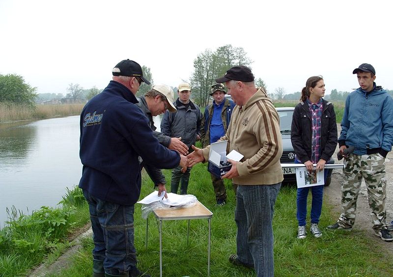 Zawody koła PZW 128 Szubin w Antoniewie