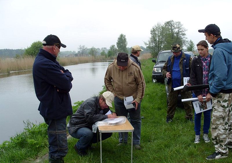 Zawody koła PZW 128 Szubin w Antoniewie