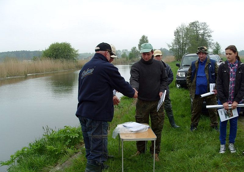 Zawody koła PZW 128 Szubin w Antoniewie