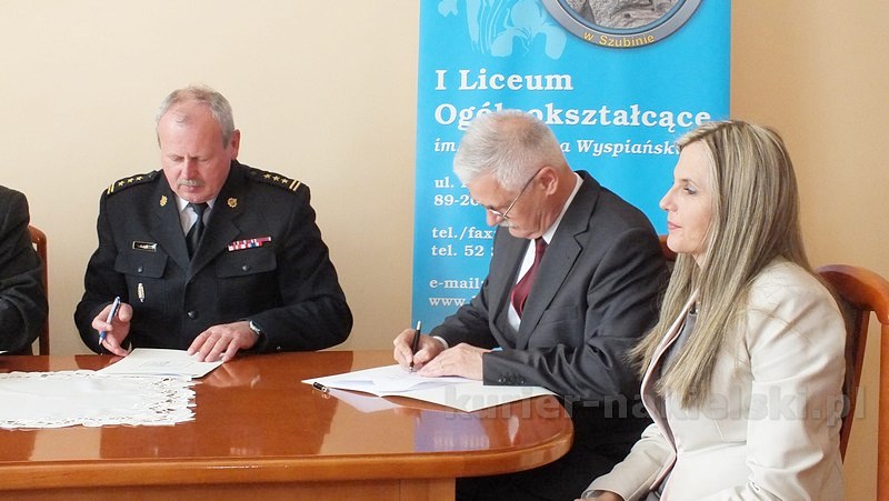 Podpisano porozumienie ws. utworzenia klasy mundurowej w LO Szubin