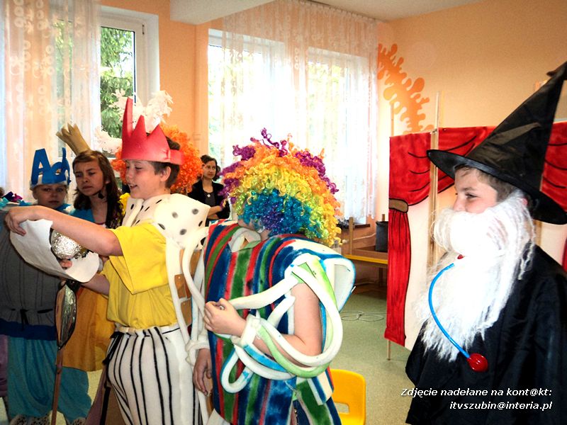 Przedstawienie w wykonaniu uczniów ze Szkoły Podstawowej nr 2