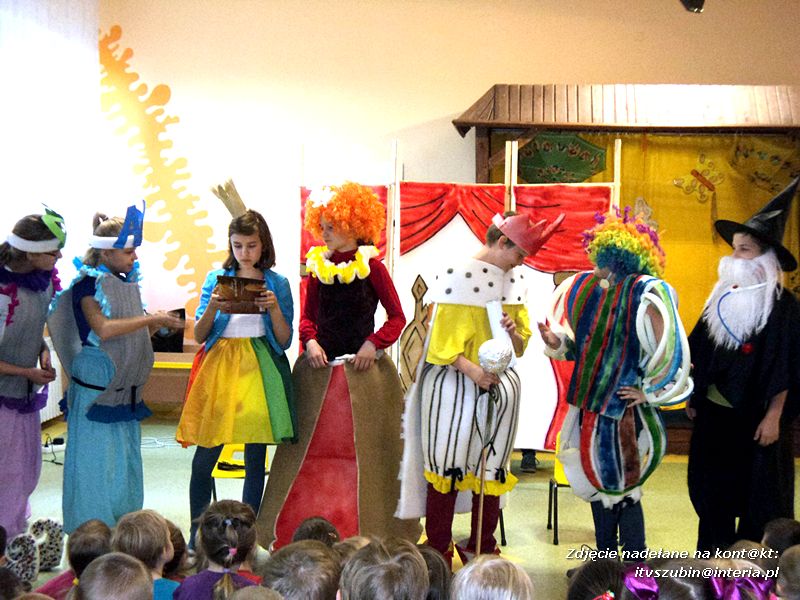Przedstawienie w wykonaniu uczniów ze Szkoły Podstawowej nr 2