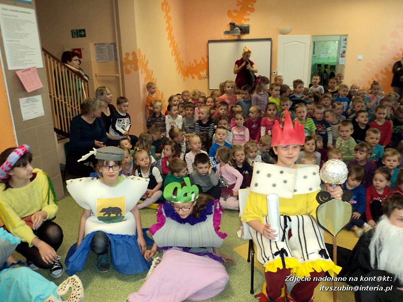 Przedstawienie w wykonaniu uczniów ze Szkoły Podstawowej nr 2