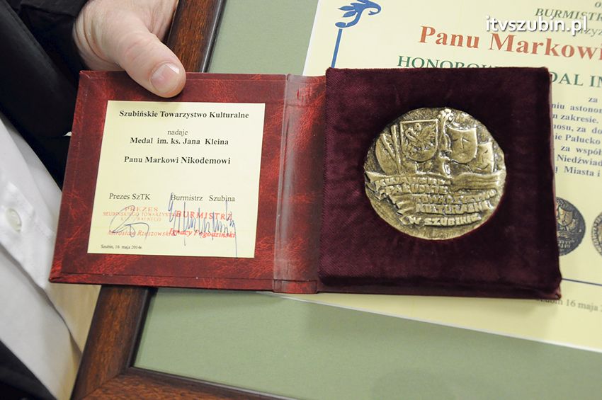 Uroczyste wręczenie medalu im. ks. Jana Kleina,Markowi Nikodemowi