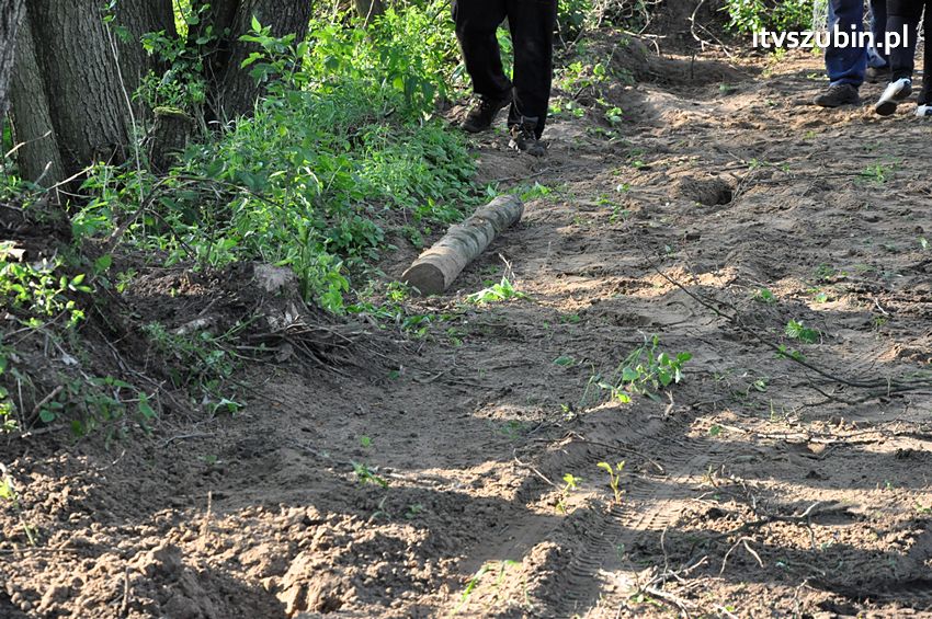 Wypadek z udziałem motocyklisty koło Zazdrości