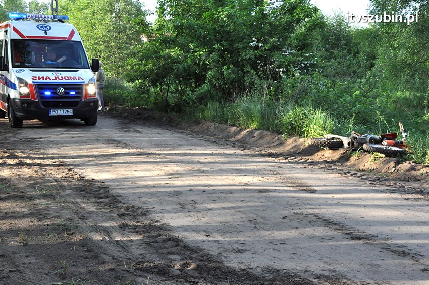 Wypadek z udziałem motocyklisty koło Zazdrości