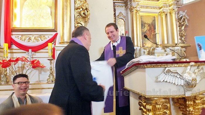 Pielgrzymi w drodze do Górki Klasztornej