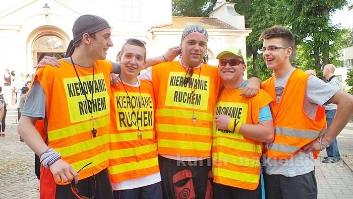 Pielgrzymi w drodze do Górki Klasztornej