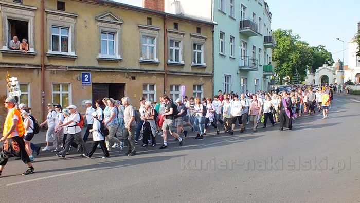 Pielgrzymi w drodze do Górki Klasztornej