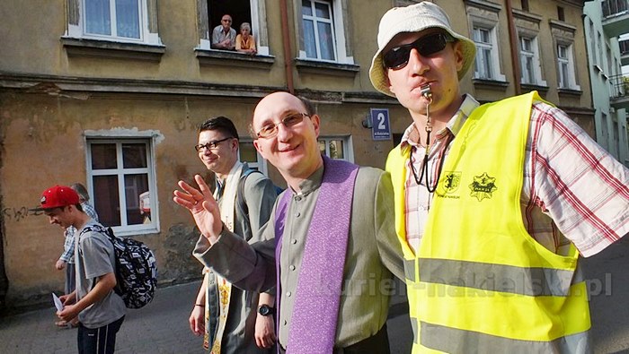 Pielgrzymi w drodze do Górki Klasztornej