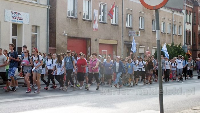 Pielgrzymi w drodze do Górki Klasztornej