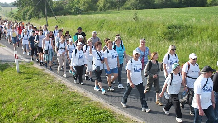 Pielgrzymi w drodze do Górki Klasztornej