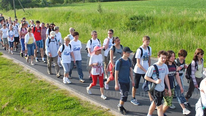 Pielgrzymi w drodze do Górki Klasztornej