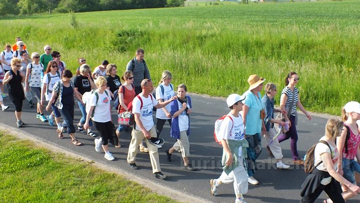 Pielgrzymi w drodze do Górki Klasztornej