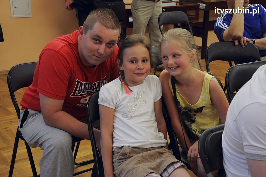 Piłkarze Zawiszy Bydgoszcz z Pucharem Polski w Szubinie