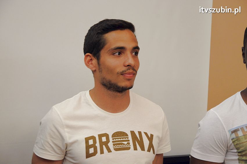 Piłkarze Zawiszy Bydgoszcz z Pucharem Polski w Szubinie