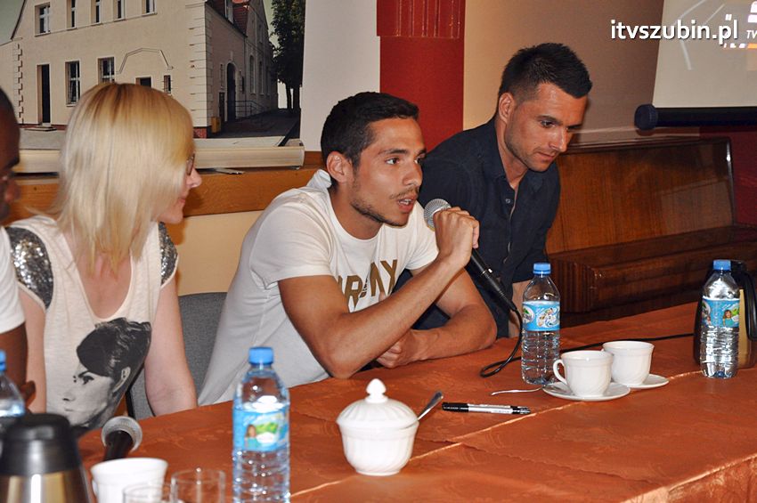 Piłkarze Zawiszy Bydgoszcz z Pucharem Polski w Szubinie