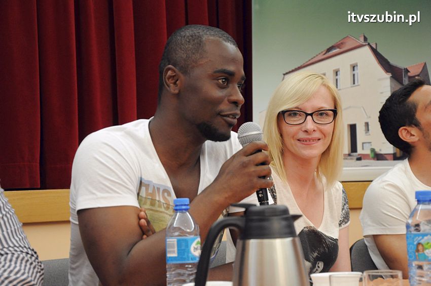 Piłkarze Zawiszy Bydgoszcz z Pucharem Polski w Szubinie