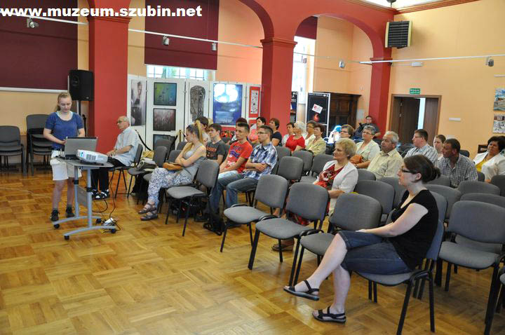 Dwory i pałace w życiu lokalnych społeczności