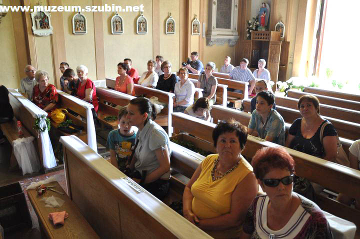 Dwory i pałace w życiu lokalnych społeczności