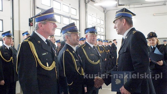 Uroczysty apel w Komendzie Powiatowej PSP w Nakle nad Notecią
