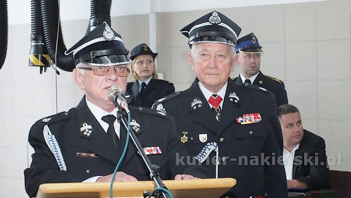 Uroczysty apel w Komendzie Powiatowej PSP w Nakle nad Notecią