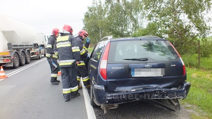 Kolizja z udziałem trzech samochodów na krajowej dziesiątce