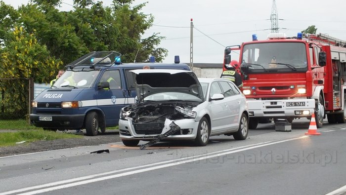 Kolizja z udziałem trzech samochodów na krajowej dziesiątce