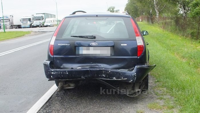 Kolizja z udziałem trzech samochodów na krajowej dziesiątce