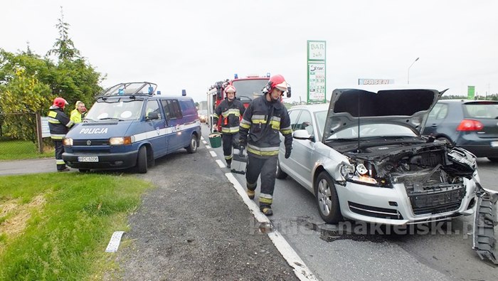 Kolizja z udziałem trzech samochodów na krajowej dziesiątce