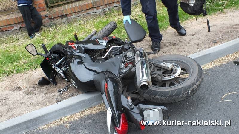 Motorowerzysta uderzył w ogrodzenie