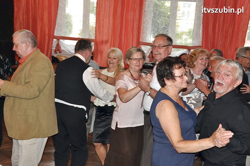 Seniorzy w tanecznych rytmach