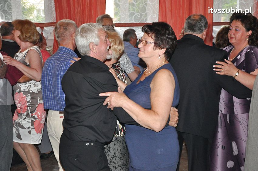 Seniorzy w tanecznych rytmach