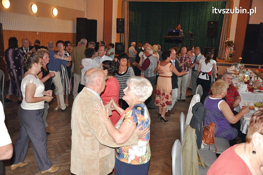 Seniorzy w tanecznych rytmach