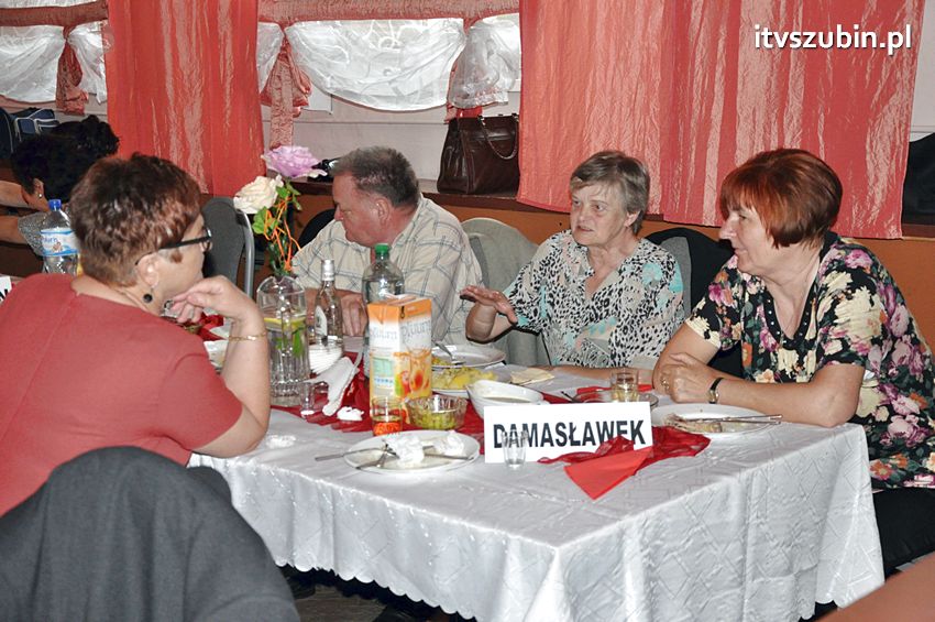 Seniorzy w tanecznych rytmach