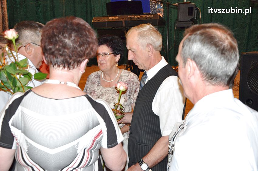 Seniorzy w tanecznych rytmach