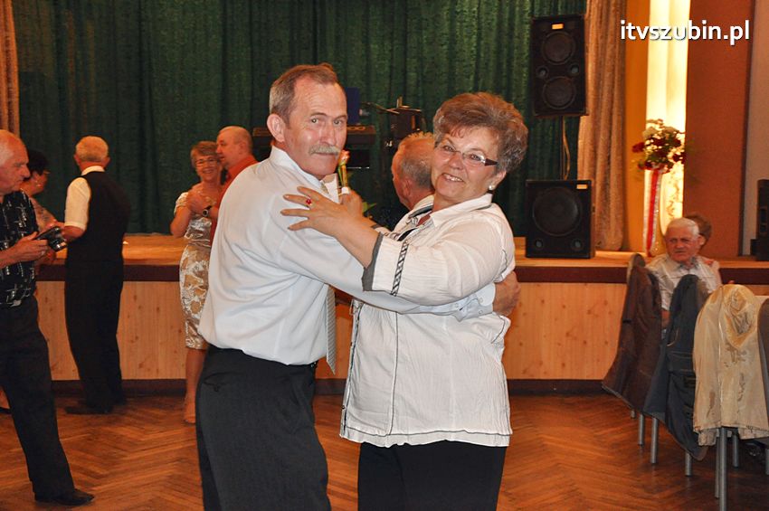 Seniorzy w tanecznych rytmach