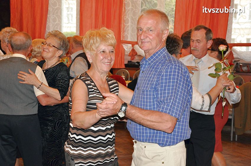 Seniorzy w tanecznych rytmach