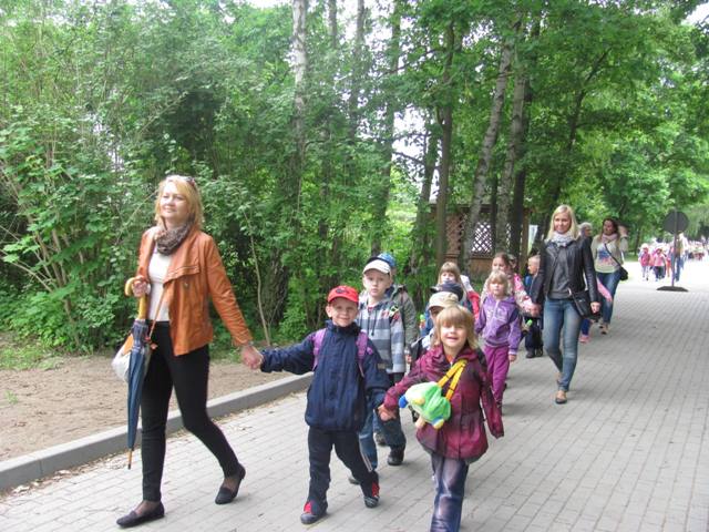 Przedszkolaki z SP3 z Szubina w ZOO w Myślęcinku