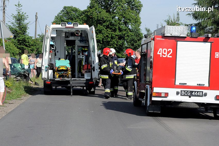 Zderzenie dwóch samochodów osobowych w Turze