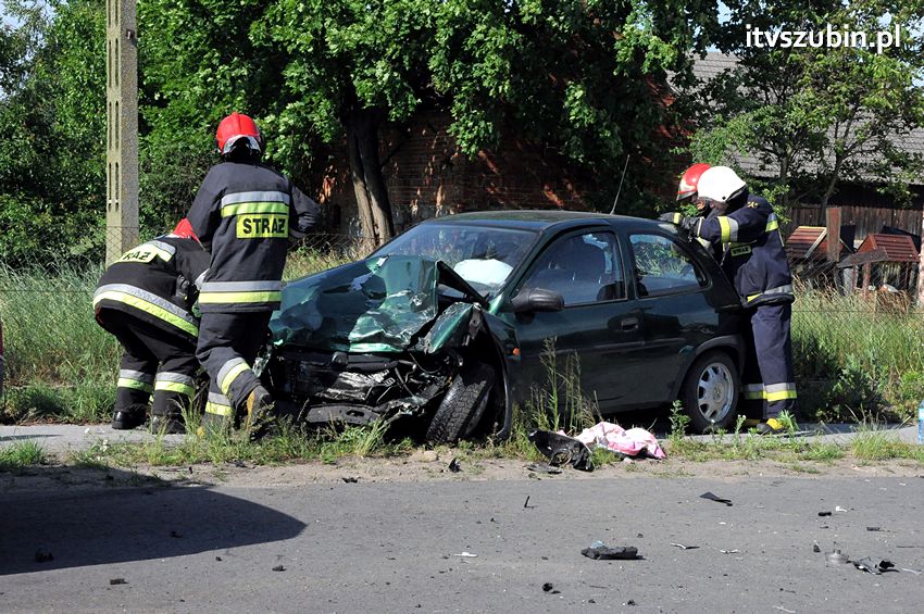 Zderzenie dwóch samochodów osobowych w Turze