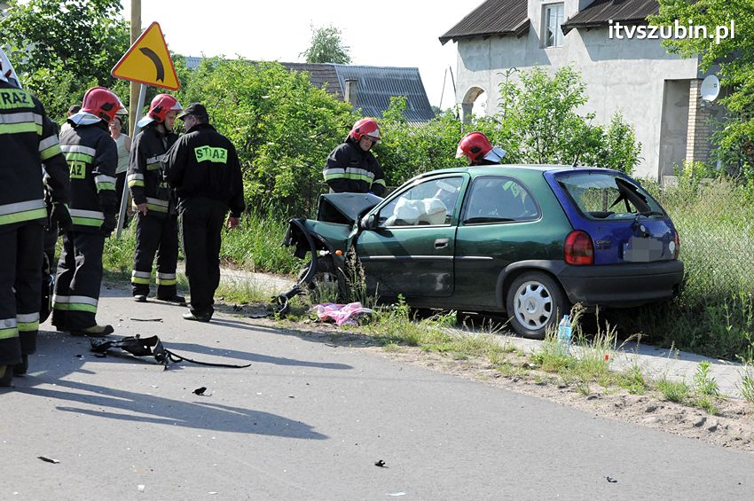 Zderzenie dwóch samochodów osobowych w Turze