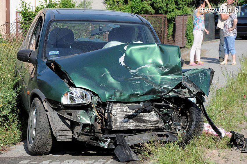 Zderzenie dwóch samochodów osobowych w Turze