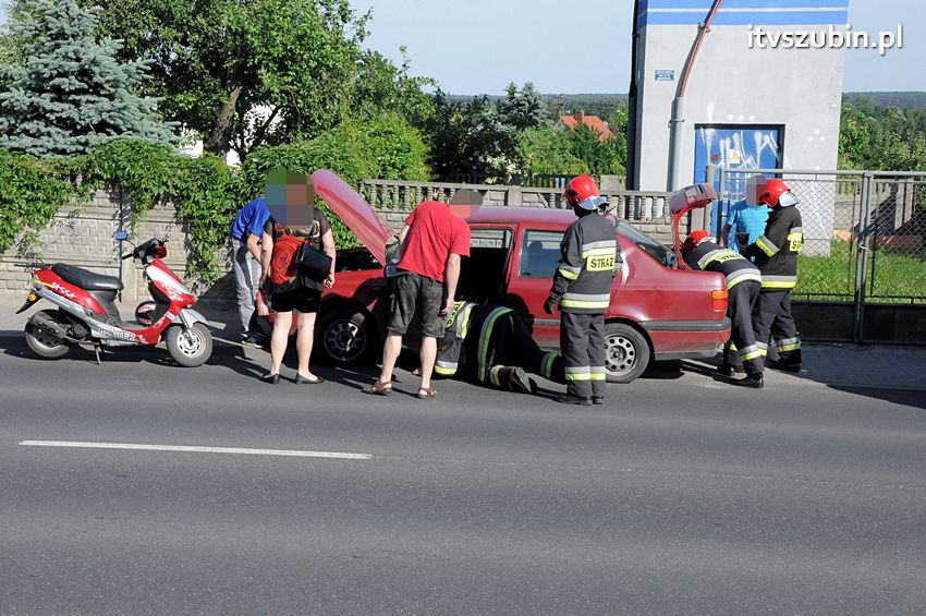 Zderzenie dwóch samochodów osobowych w Turze