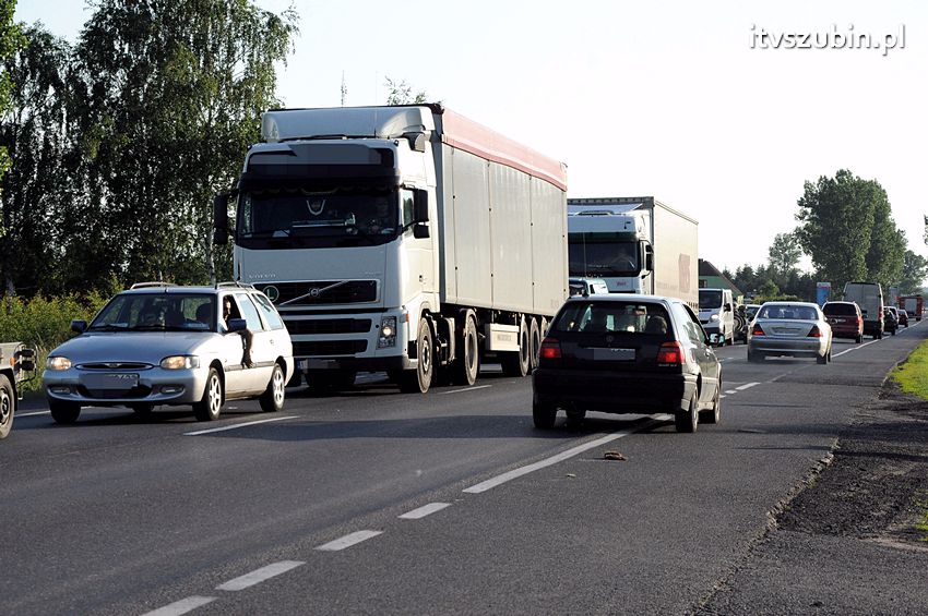 Dachowanie osobówki na krajowej piątce