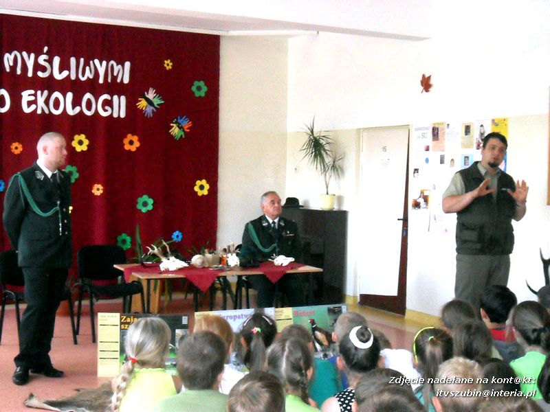 Wielki sukces SP Tur - myśliwi o ekologii i odznaka za zasługi dla łowiectwa dla nauczycielki przyrody!