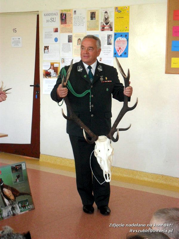 Wielki sukces SP Tur - myśliwi o ekologii i odznaka za zasługi dla łowiectwa dla nauczycielki przyrody!