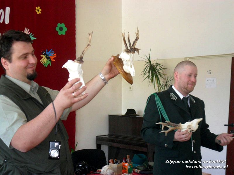 Wielki sukces SP Tur - myśliwi o ekologii i odznaka za zasługi dla łowiectwa dla nauczycielki przyrody!