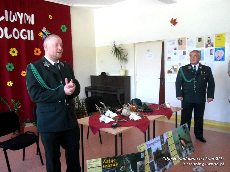 Wielki sukces SP Tur - myśliwi o ekologii i odznaka za zasługi dla łowiectwa dla nauczycielki przyrody!